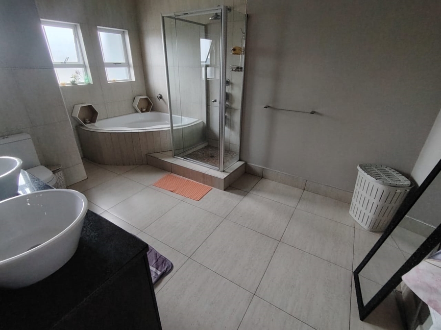 4 Bedroom Property for Sale in Nahoon Valley Park Eastern Cape